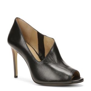 Ann Taylor Kelsie Cutout Shoetie